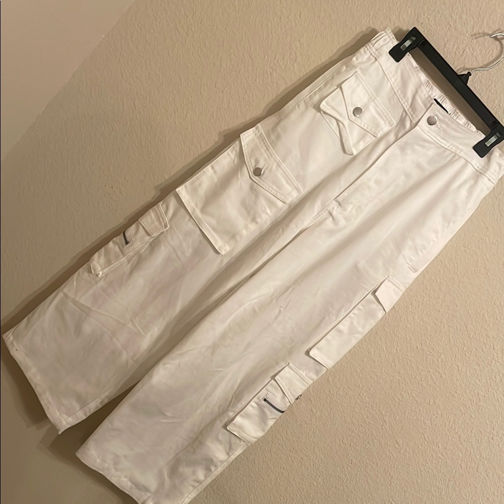 EB Denim White Cargo Pants. Made in USA . 100% Cotton Excellent cond. Size M